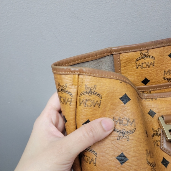 100% Authentic MCM CONGNAC shopper tote - Picture 4 of 16